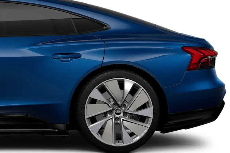 3439767 550kW 105kWh Performance 4dr Auto