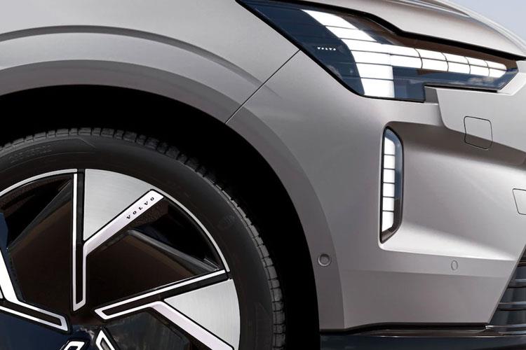 3456544 300kW Twin Motor Plus 111kWh 5dr Auto