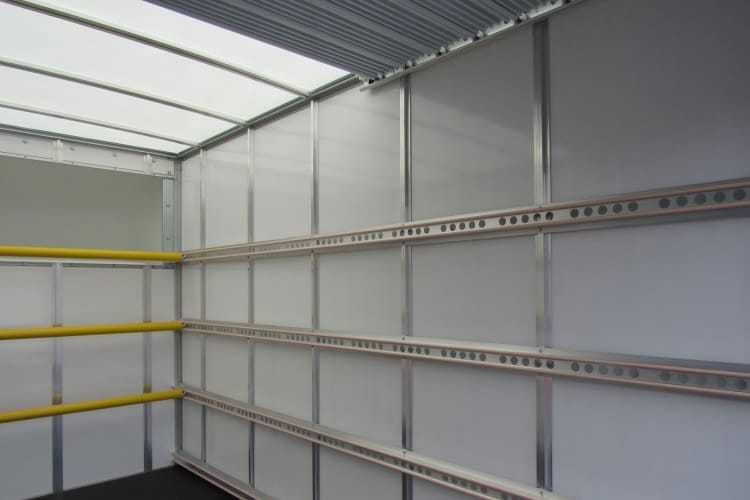 3457059 135kW 68kWh Trend Luton Van Auto