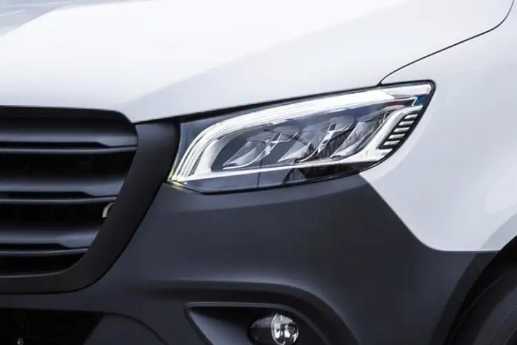 3457824 150kW 81kWh Pro Van Auto