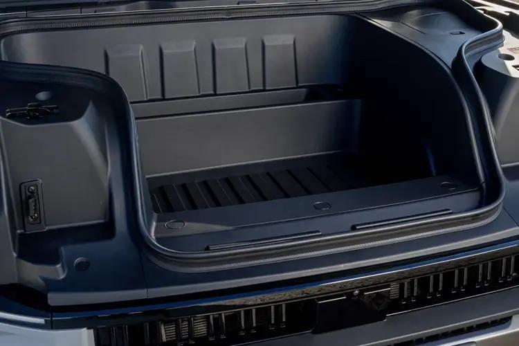 3457904 325kW Premium Double Cab Pickup 102kWh Auto