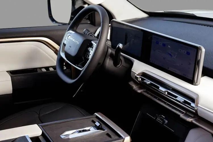 3457903 325kW Luxury Double Cab Pickup 102kWh Auto